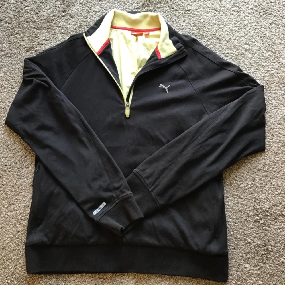 Puma golf pullover lined 1/4 zip size XL

PTP 22.5 LENGTH 28 ARM 23